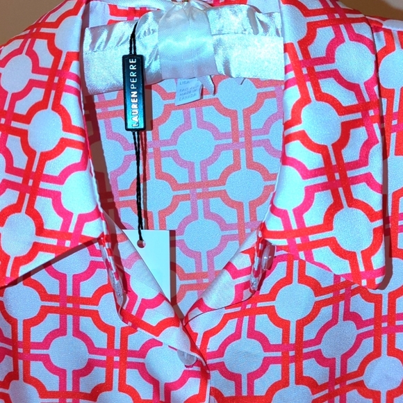 Lauren Pierre NWT gorgeous just Scapa blouse. Size large. - Picture 2 of 6